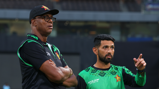Courtney Walsh appointed bowling coach of Zimbabwe