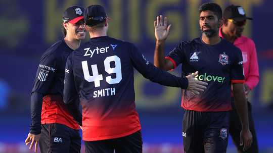 Another batting collapse leaves LAKR rooted to the bottom