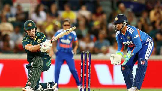 Voll and Gardner haul Australia back to level terms