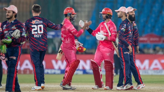 Bowlers, openers give Islamabad United dominant win