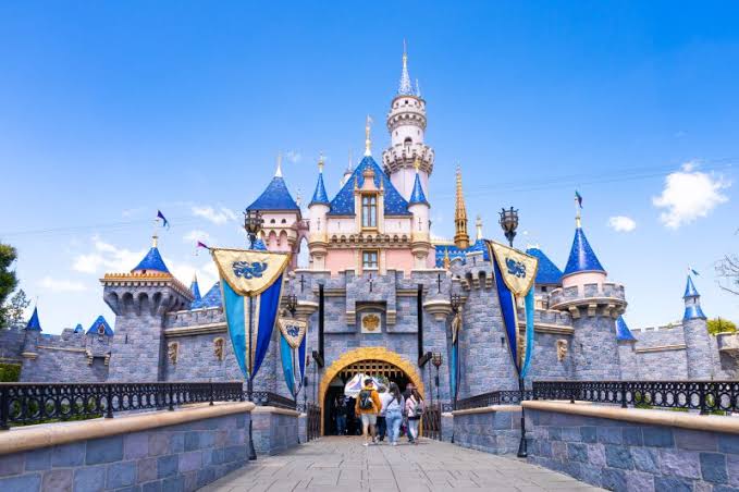 Could Garden Grove tank explosion affect Disneyland, Knott’s Berry Farm or Angel Stadium?