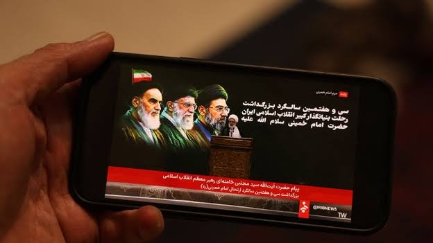 US pauses Iran attack after ceasefire break as Israel reveals plot to kill Trump