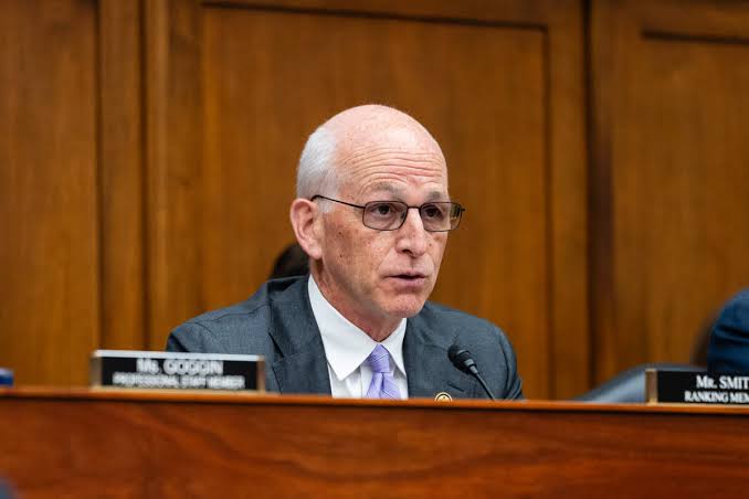 Smith says he was pressured to vote against Israel aid by violent, far-left activists