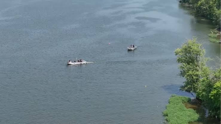 5 dead after attempt to help struggling swimmer in Ohio river turns into 'tragedy': Sheriff