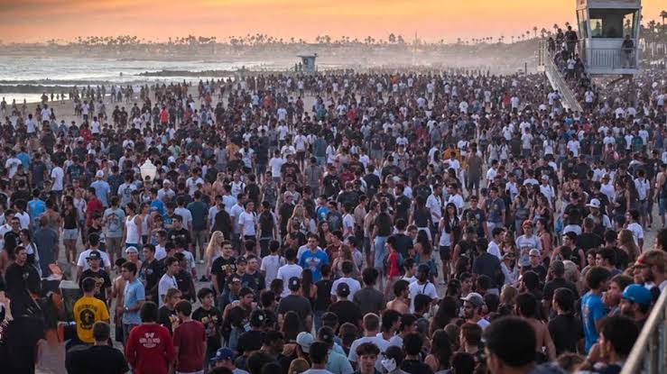 Newport Beach 4th of July Chaos Erupts Into Riots and Looting (Video)