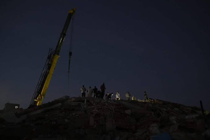 Hope fades, hunger grows a week after Venezuela quakes
