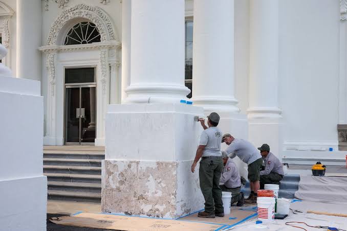 The White House is upgrading its front door to fortify the entrance