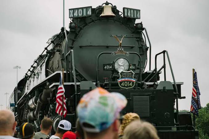 The biggest steam locomotive is whistle-stopping across the U.S.