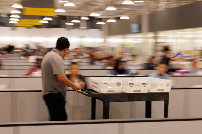 Supreme Court rules states can count late-arriving mailed ballots, rejecting Trump-led challenge