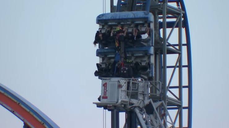 8 students rescued from Galveston, Texas roller coaster that was stuck for hours at Pleasure Pier