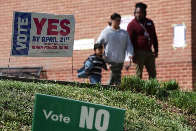National mood is against Republicans, but redistricting could help prop them up