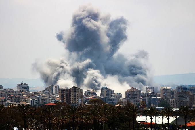 Trump Aims to Calm Lebanon Tensions to Keep Peace Talks Alive