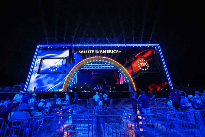 National Mall fireworks are back on, Trump to speak, after stormy delay