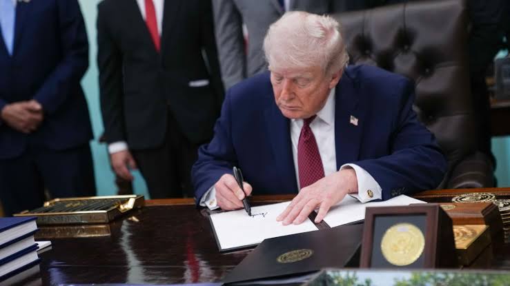 Trump plans steep tariffs on generic drugs starting in 2028 to spur U.S. production