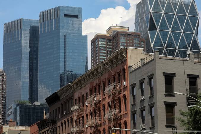 New York Plans Tax on Homes Over $1 Million Purchased With Cash
