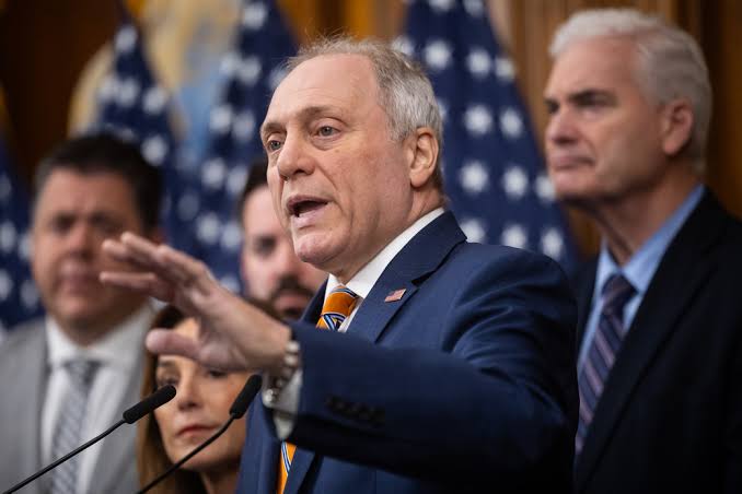 Capitol agenda: Nervous GOP weighs options on ballroom - Live Updates