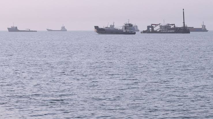 Live updates: Iran says Hormuz deal is close but US must meet commitments before strait reopens