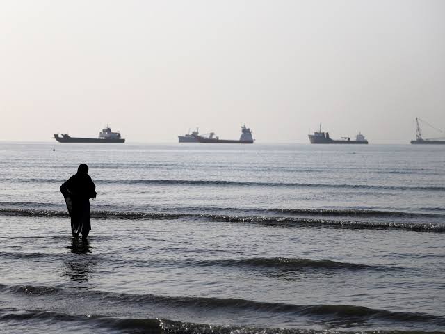 ‘Pick up the phone’: IRGC appears to rebuff US Strait of Hormuz ‘hotline’