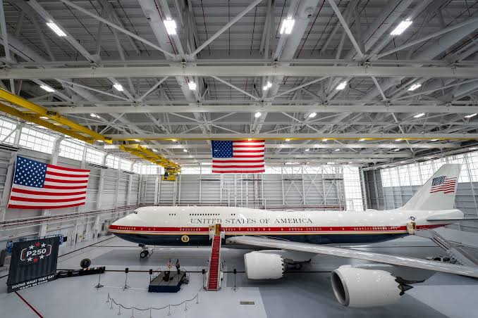 VC-25B Bridge aircraft arrives at Joint Base Andrews, begins commissioning flights