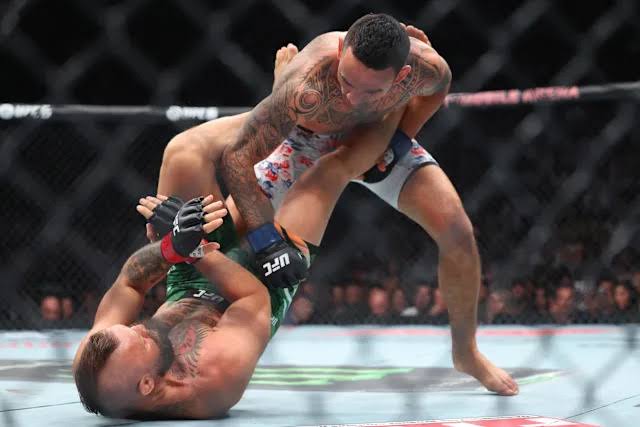 Max Holloway reveals what Conor McGregor said to him after injuring knee at UFC 329