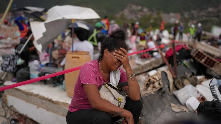 Venezuela earthquakes latest: Nearly 50,000 unaccounted for as death toll climbs