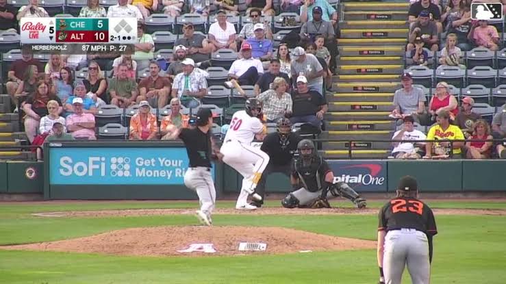 With Doval falling in 'pen hierarchy, Yanks deal him to Pirates for 2 prospects
