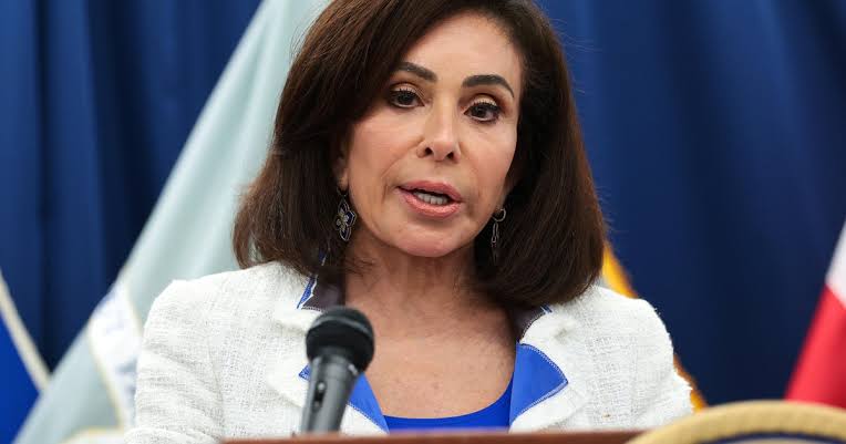 Trump slams Jeanine Pirro for dropping Reflecting Pool vandalism cases, says she "choked"
