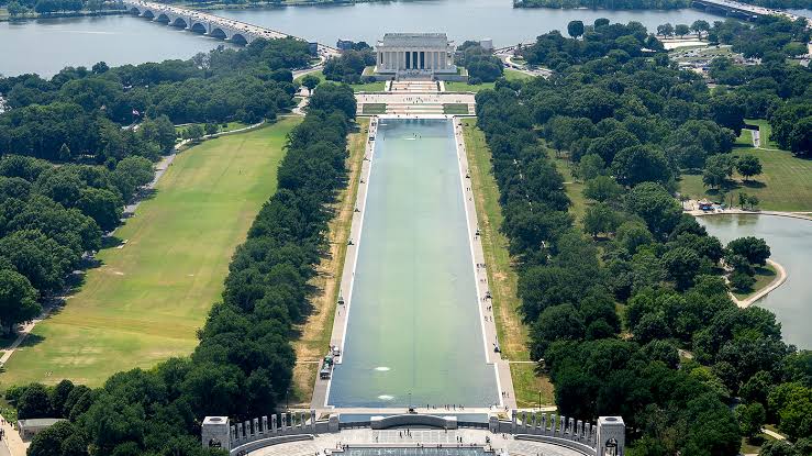 Interior Department compares Reflecting Pool algae to Iran’s navy