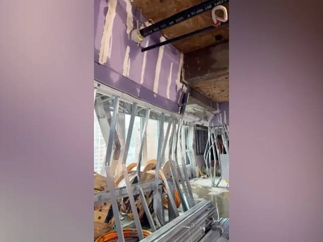 Midtown Manhattan building at risk of partial collapse after beams found buckling