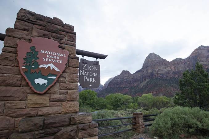 Former youth pastor accused of pushing wife off cliff in Zion National Park dies days after arrest