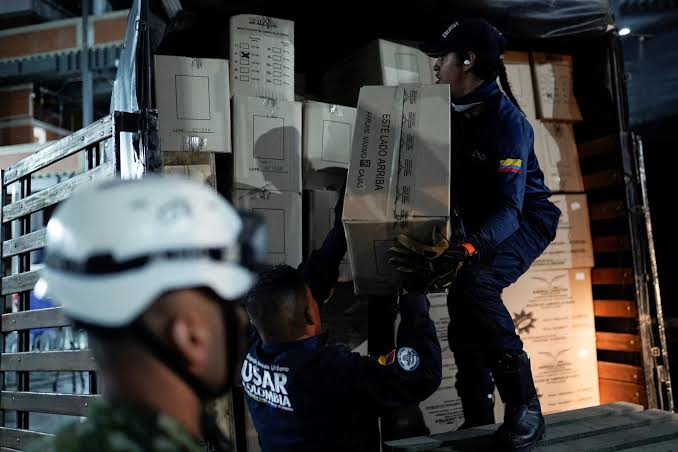 From foes to ‘great friends’? Quakes test new U.S.-Venezuela relationship.