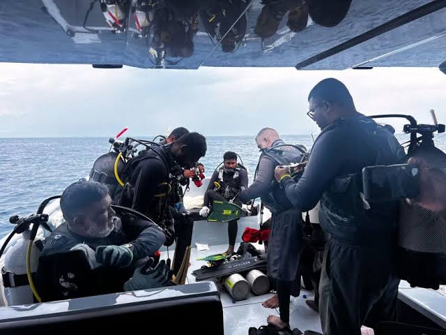 Top divers join perilous mission to recover Italian tourists’ remains from Maldives sea cave