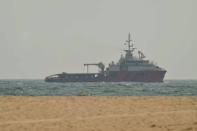 US Renews Iran Strikes as Both Sides Dispute Hormuz Status