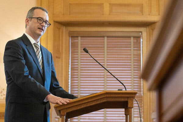 Kansas Judge Blocks Law Banning Gender-Transition Treatments for Youths