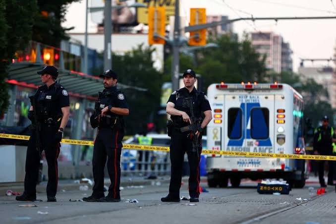 Toronto police looking for suspects after deadly shooting at festival