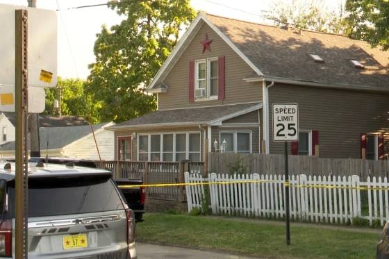 Iowa gunman suspected of killing 6 family members, then himself
