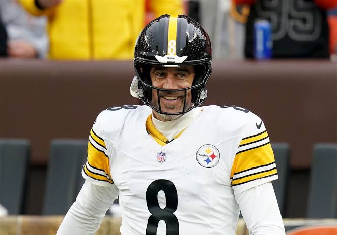 Despite a little bit of drama, the Steelers still got Aaron Rodgers in the door before OTAs