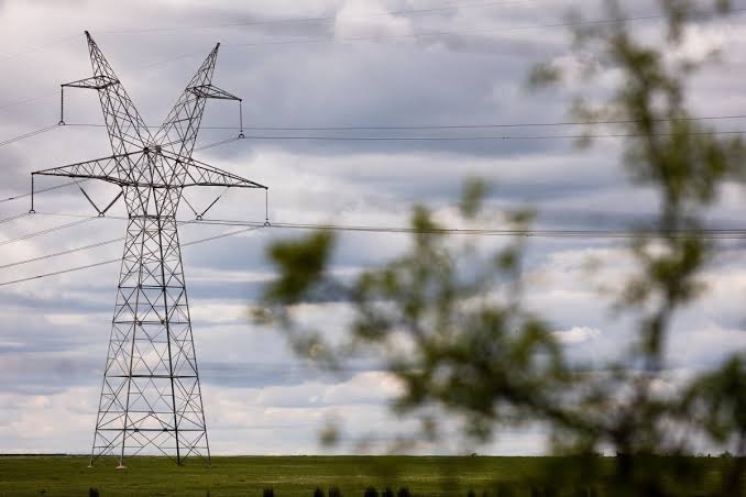 Texas must rethink massive transmission lines, lawmakers say