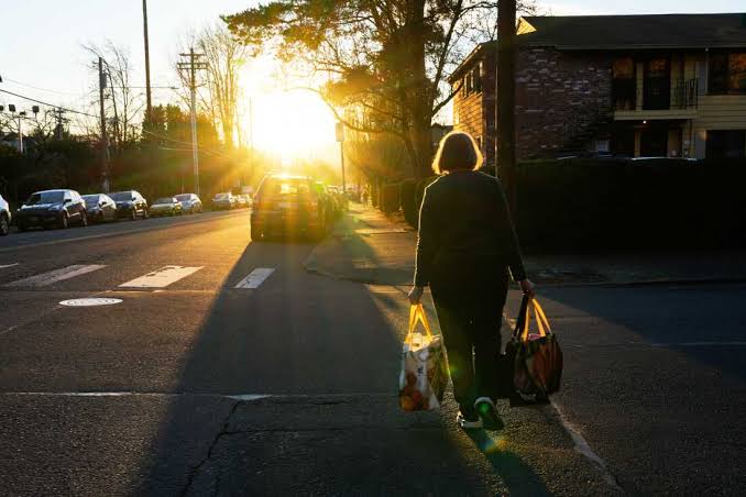 The tariff refund process has begun for businesses. What about customers?