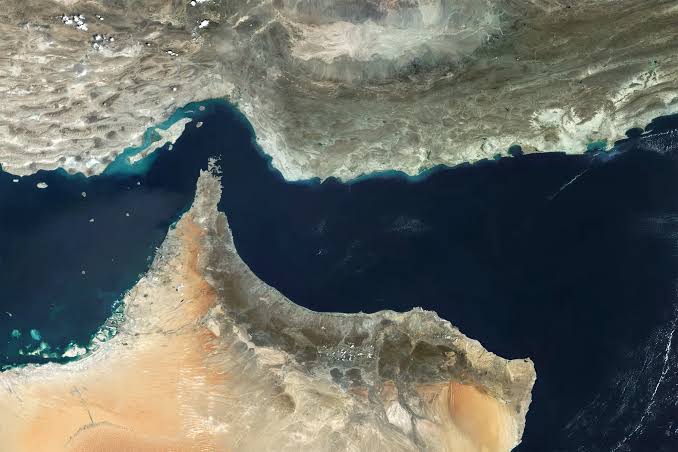 Trump Insists on Hormuz Opening in Iran Deal as Threats Escalate