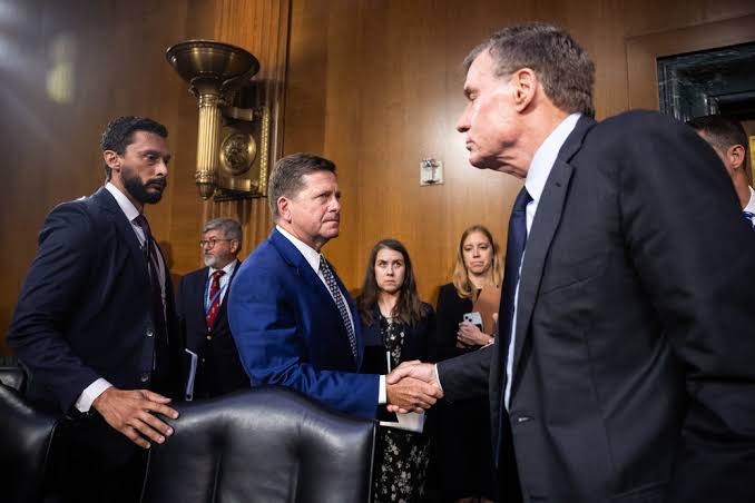 Democrats press Jay Clayton on NYT subpoenas