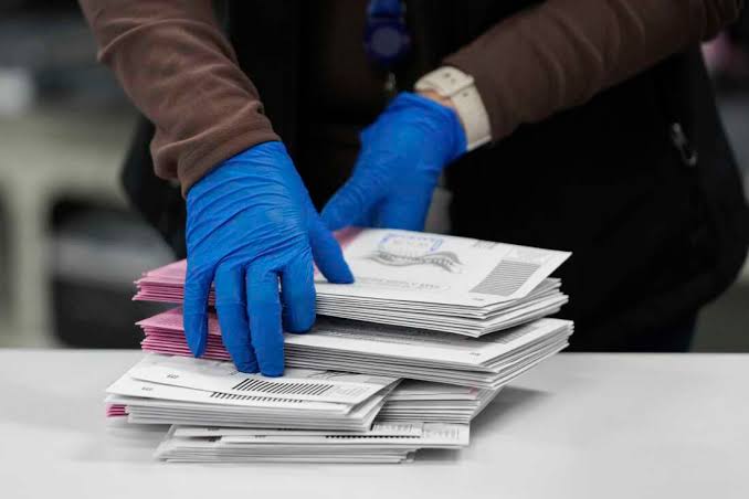 Trump signs a new executive order on voting. Experts say he lacks the authority