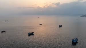 U.S. launches new Iran strikes after IRGC declares Strait of Hormuz "closed"