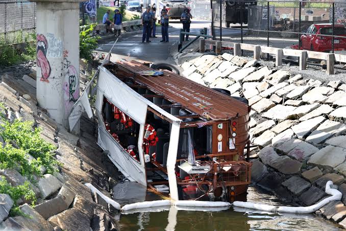 Duck boat lands on its side in Cambridge, injuring 11 on board, authorities say