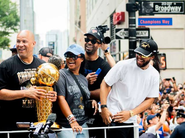 In photos: The Knicks celebrate their first NBA championship in more than 50 years : The Picture Show