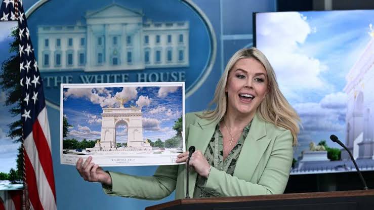 Commission of Fine Arts votes to move ahead with Trump's proposed victory arch