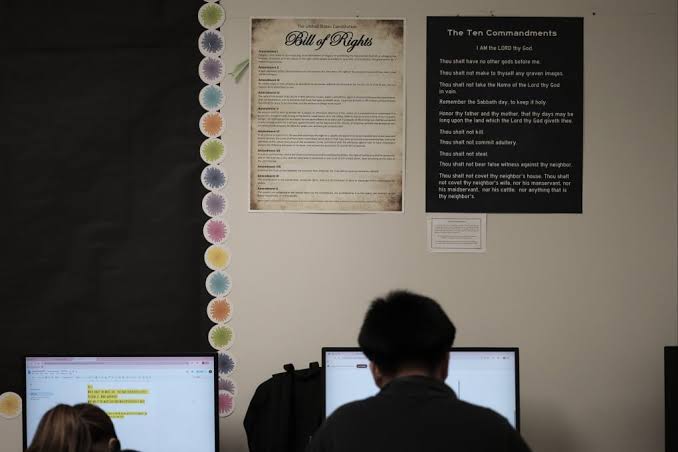 US court allows Texas public schools to display Ten Commandments