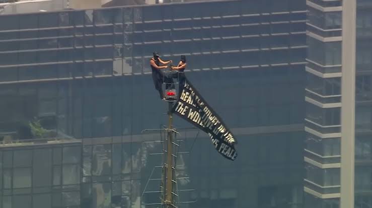 Daredevil couple Angela Nikolau and Ivan Beerkus climb to top of Empire State Building in NYC, gets engaged, taken into custody