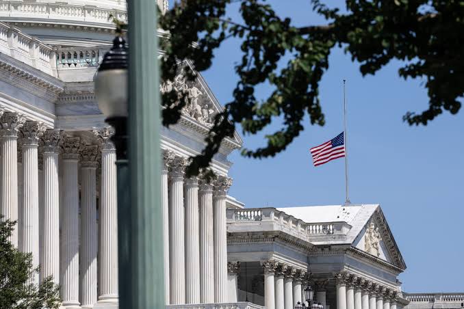 Thune announces Rotunda tribute for Lindsey Graham
