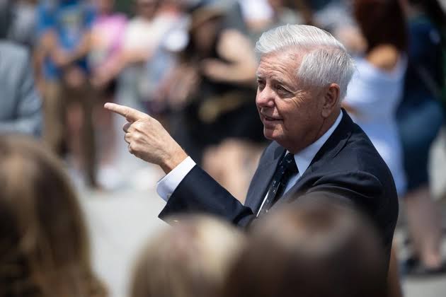 Graham urges Trump to let Jay Clayton be confirmed as DNI